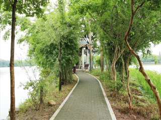 双月湾跟团旅游观光_双月湾旅游参团_双人双月湾旅游多少钱