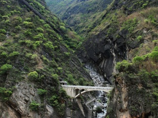 云南香格里拉最佳旅游路線_云南香格里拉游花多少錢_到云南香格里拉旅游報團(tuán)價格