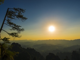 湖南張家界旅行團(tuán)_湖南張家界旅游報(bào)團(tuán)價(jià)格_湖南張家界2人旅游需要多少錢