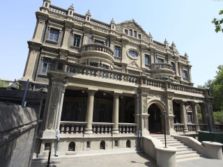 跟團(tuán)大連旅游價(jià)格表_報(bào)團(tuán)去大連多少錢_大連旅游多少錢一個(gè)人