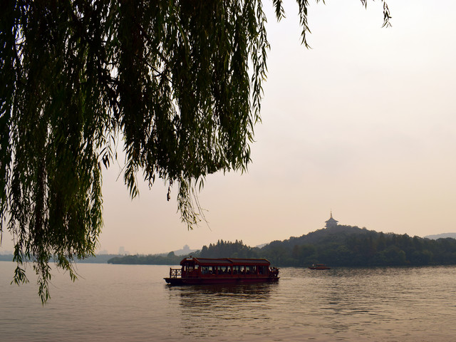 杭州第1天杭州靈隱(飛來峰)景區靈隱寺西湖西湖遊船花港觀魚蘇堤錢塘