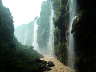 云南旅游價(jià)格多少跟團(tuán)_去云南靠譜的旅行團(tuán)_去云南報(bào)團(tuán)多少錢