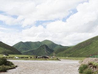 去稻城亚丁旅游要带多少钱_出发稻城亚丁旅游线路_六月至稻城亚丁旅游