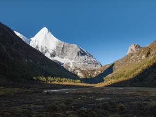 稻城亞丁組團(tuán)旅游_現(xiàn)在去稻城亞丁旅游多少錢_稻城亞丁自由行組團(tuán)
