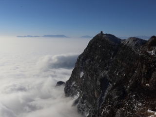 去峨眉山跟团游价格_出发峨眉山旅游团_2023峨眉山九日游多少钱