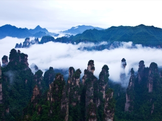 張家界玻璃棧道游跟團_張家界玻璃棧道旅游要多少錢2021_張家界玻璃棧道旅游費用