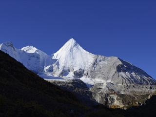春节前去稻城亚丁旅游团_稻城亚丁几月份适合旅游_稻城亚丁旅游签证