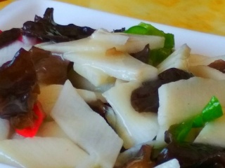 以往國(guó)慶亞布力雪鄉(xiāng)游價(jià)格_亞布力雪鄉(xiāng)自由行還是跟團(tuán)好_亞布力雪鄉(xiāng)旅游一次多少錢