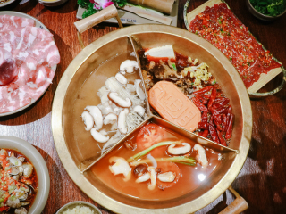 春節(jié)四川稻城亞丁旅行團(tuán)_四川稻城亞丁10月旅行團(tuán)價格_去四川稻城亞丁旅游要多少錢