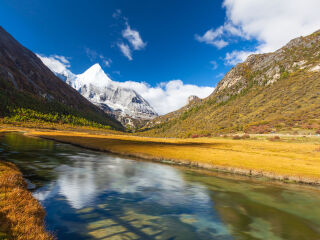 去四川稻城亞丁旅游要多少錢_四川稻城亞丁游跟團多少錢2021_四川稻城亞丁跟團游與自由行