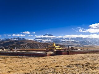 稻城亚丁旅游团报价自由行_暑假稻城亚丁游价格_旅游团稻城亚丁旅游