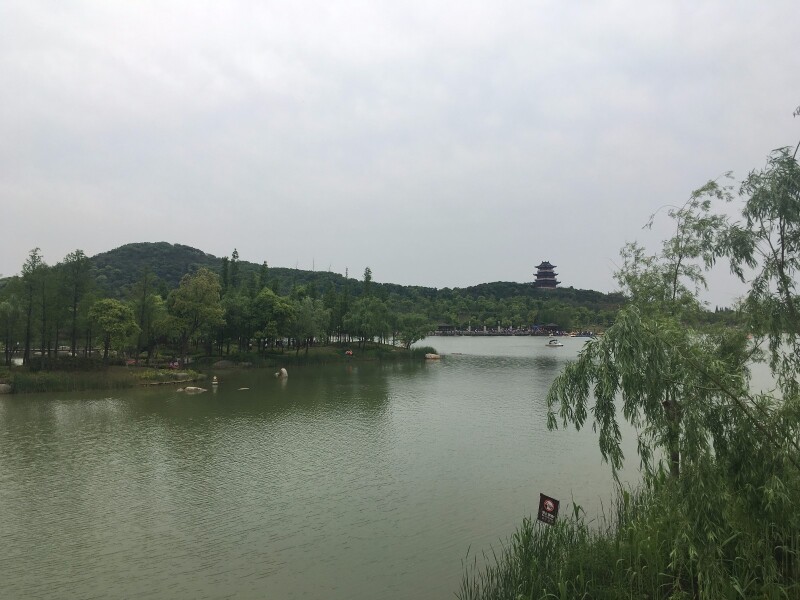 凤凰湖,在凤凰山下婉约妩媚