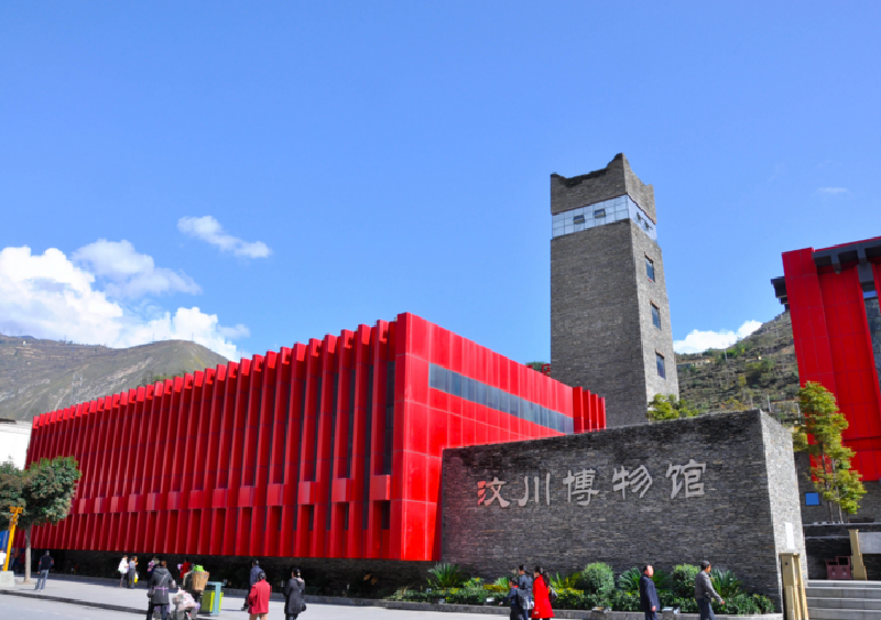 已经焕然一新的汶川新城,许多人到了汶川都想看汶川的地震遗址,我个人