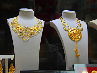 六福珠宝（旺角中侨商业大厦店）