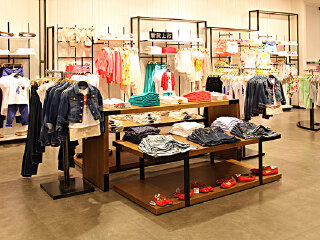 One Nation高档时装折扣店