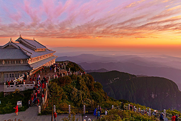 十一月去峨眉山旅遊要注意什麼_峨眉山十一月旅遊注意事項_峨眉山十一