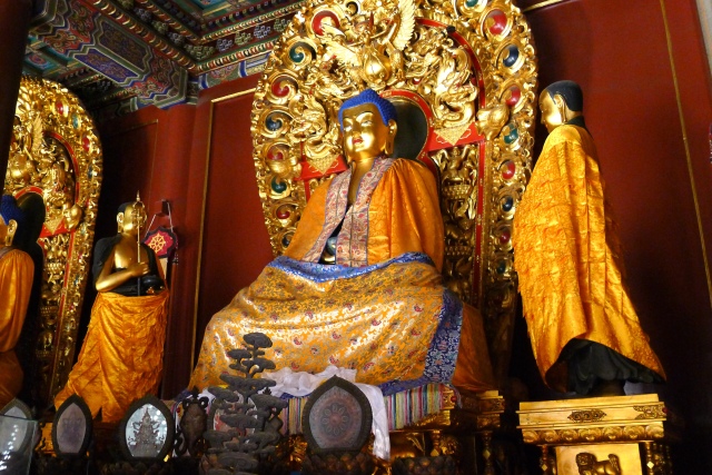 雍和宫是敬香礼佛和旅游观光的好去处