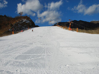 昆仑国际滑雪场