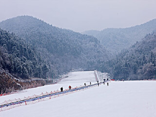 昆仑国际滑雪场