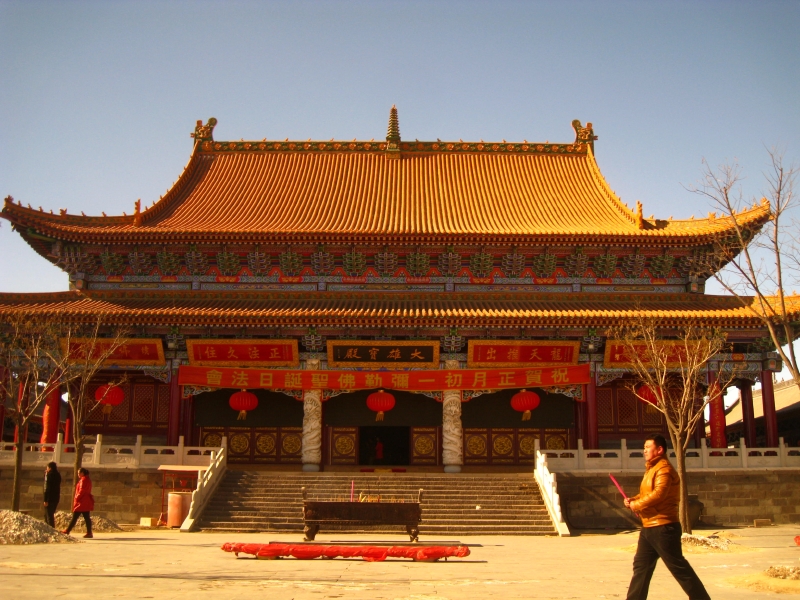 民间传说吕洞宾皈依佛法后,成了佛教的护法神祗.