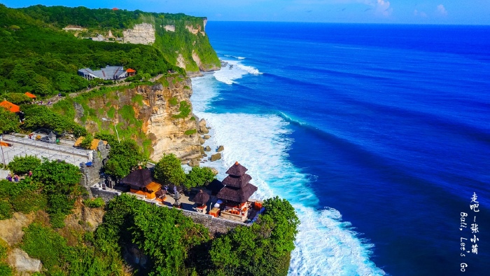 航拍巴厘岛情人崖