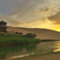 月牙泉