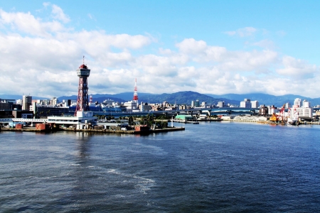 <日本九州福冈4-6日游>大连成团，东航往返，升级一晚温泉，优选美景，特色美食，境外专业中文导游深度讲解