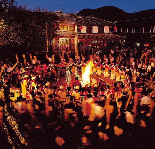 丽江的特色节日_丽江棒棒会_丽江三朵节_途牛