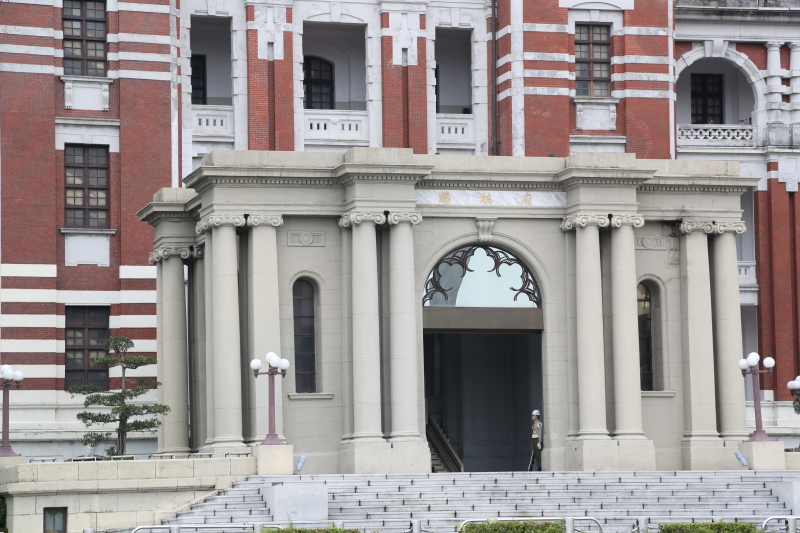 在台湾日本殖民统治时期启用时做为台湾总督府办公厅舍之用,建筑风格