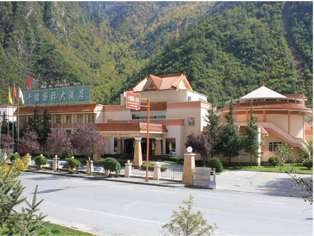 [端午] 九寨沟-黄龙汽车3日游>2晚挂四酒店,吃藏家土火锅,看5d九寨