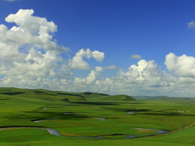 之都海拉尔,才看到这么蓝的天空,才呼吸到这么沁人的呼伦贝尔好空气