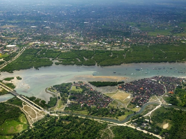 成都-稻城亚丁-芒康-拉萨-青海湖-西宁-川藏南线