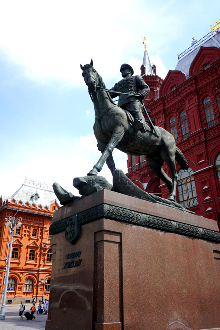 俄罗斯卫国战争雕像图片