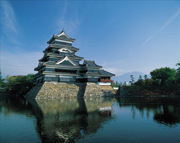 攻略_长野景点推荐_长野景点介绍     位于日本本州岛中部的长野县,她