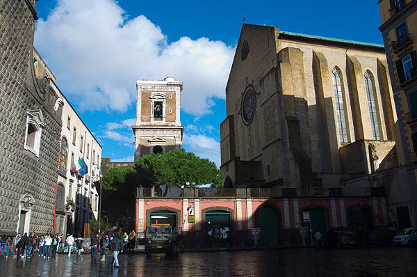 那不勒斯新耶稣教堂旅游攻略_新耶稣教堂景色图片_新耶稣教堂景点介绍