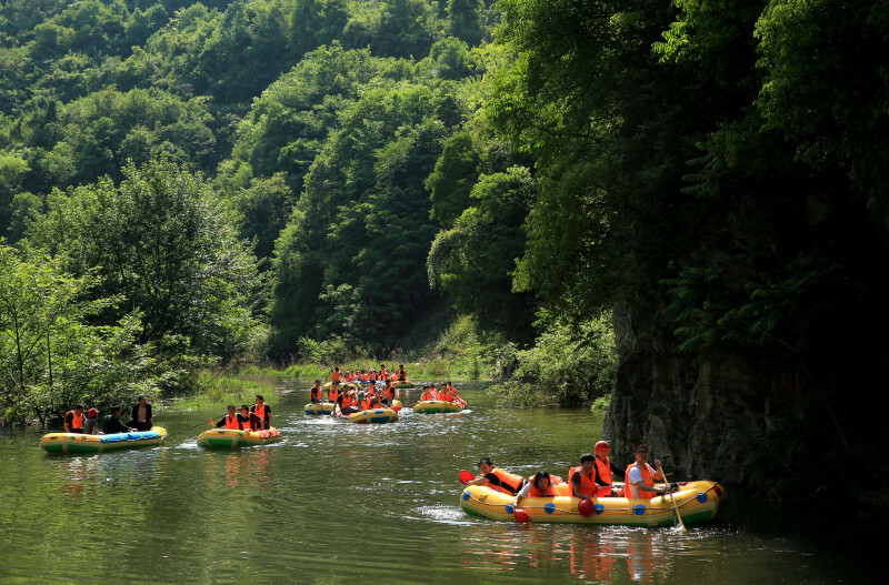 青山绿水峡谷间畅游武当峡谷漂流