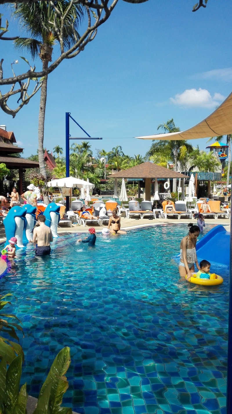      酒店儿童游泳池