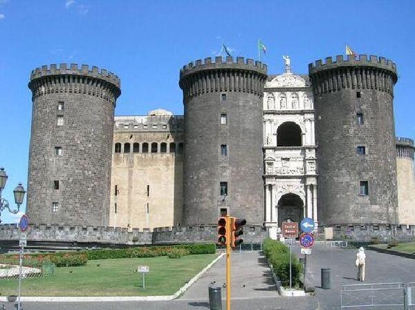 那不勒斯新城堡旅游攻略_那不勒斯新城堡好玩吗_那不勒斯新城堡景点