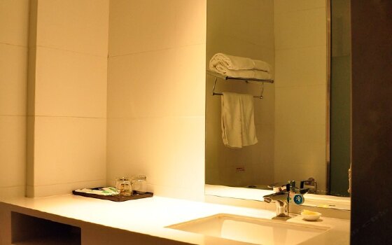 生活派酒店(丹东青年大街店)(原鸭绿江断桥店)