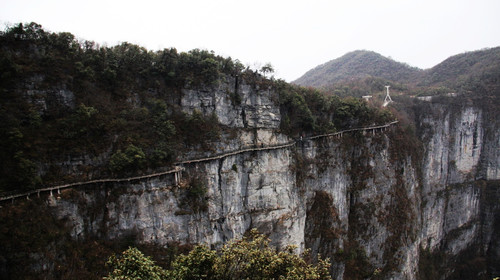  張家界-天門山-玻璃棧道-黃龍洞-寶峰湖-鳳凰4日遊>魅力湘西晚會