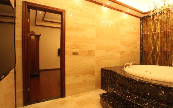 新乡酒店预订 鞍山丽水云天休闲会馆 地址:千山中路268号 5分