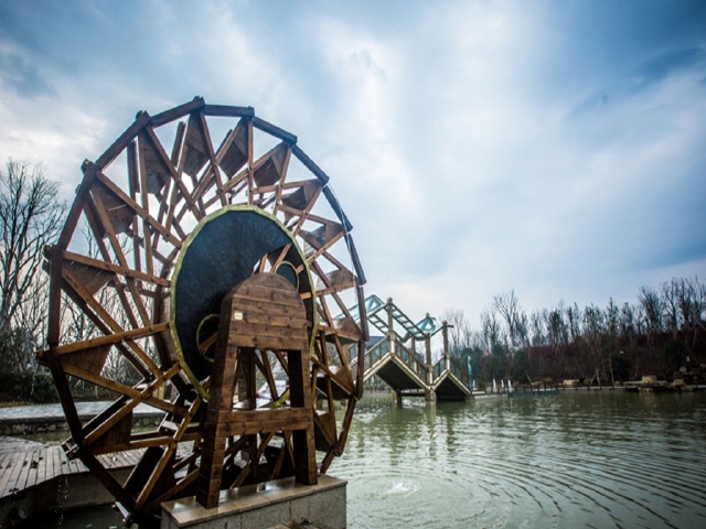东方盐湖城 东方盐湖城位于中华道教名山—金坛茅山