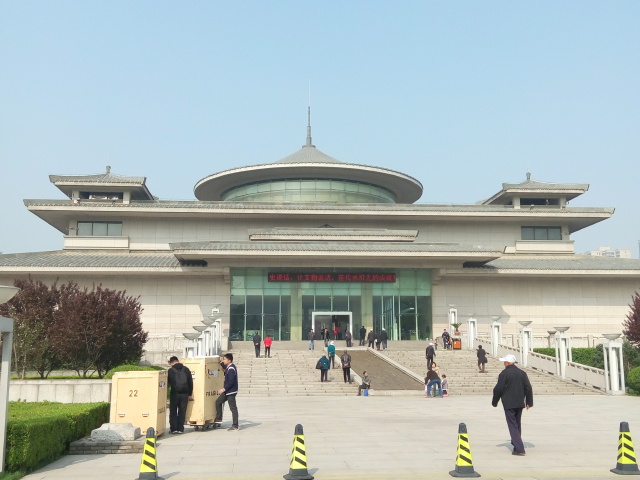 酒店旁边就是小雁塔,门票免费,里面还有西安博物馆,匆忙转转,意犹