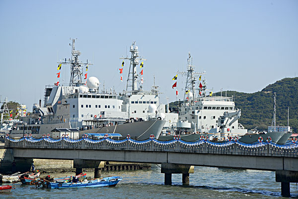 定海军港图片