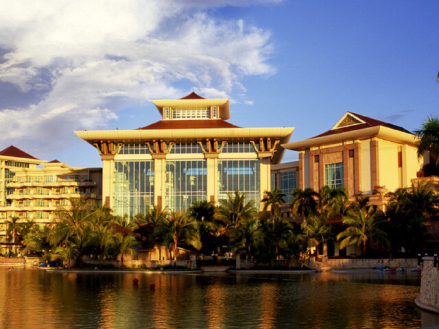  巴厘岛-文莱机票 当地5晚6日游>4晚穆丽雅,1晚帝国,云端漫步私人沙滩