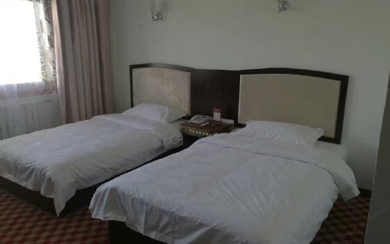 阿里酒店预订 阿里华辉·银泰酒店 地址:噶尔县狮泉河镇滨河南路 暂无