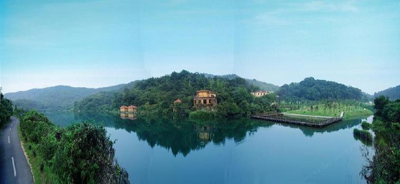 马鞍山凤凰湖原生态休闲山庄预订