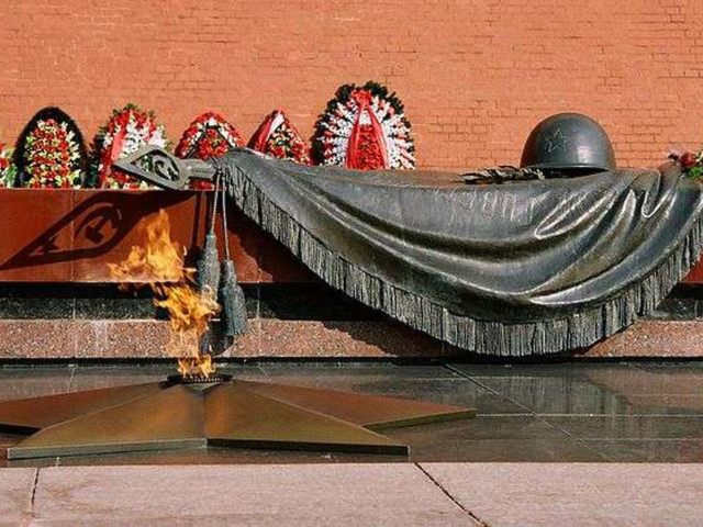 莫斯科无名烈士墓碑文图片