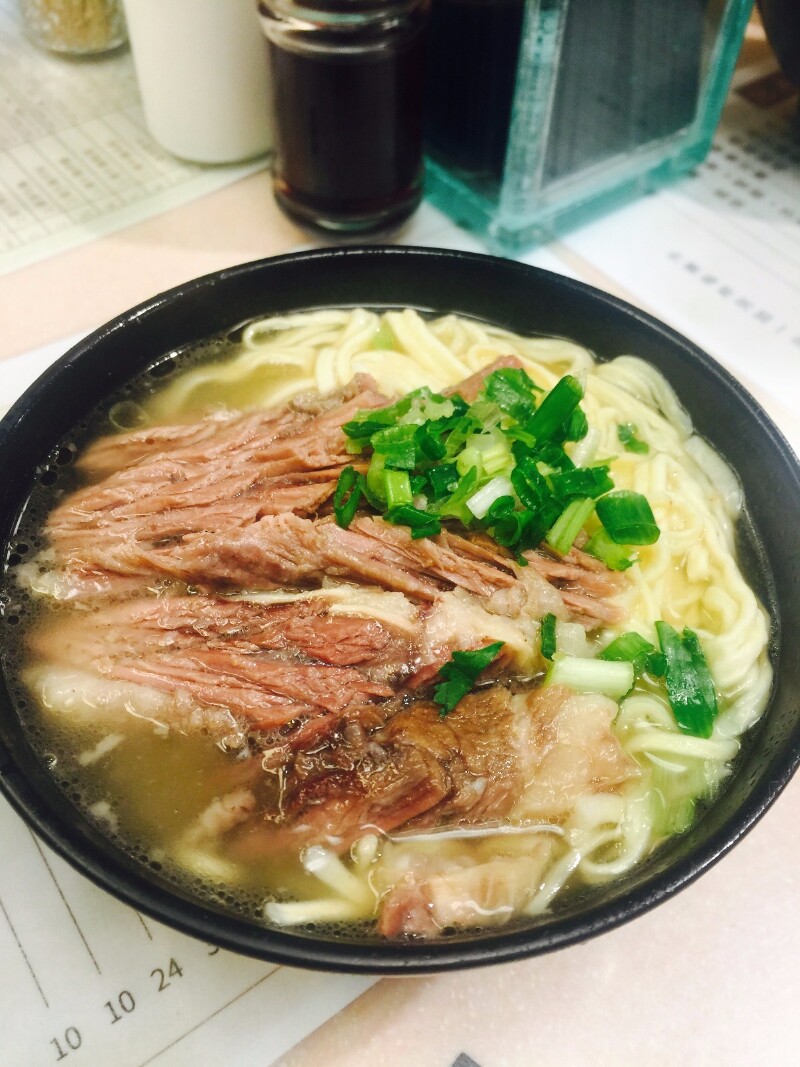 上汤牛腩伊面,好吃到没朋友!