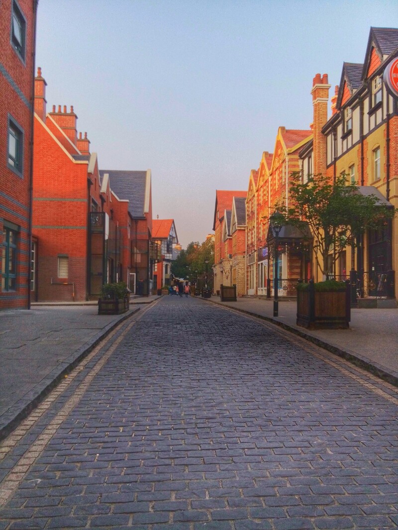 上海松江很美很美的小镇,里面环境悠闲雅致,建筑精美,像是走进欧洲